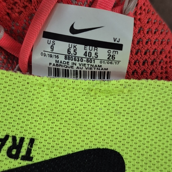 Nike Pink and White Athletic Shoes Modern Sporty Design - Picture 8 of 8